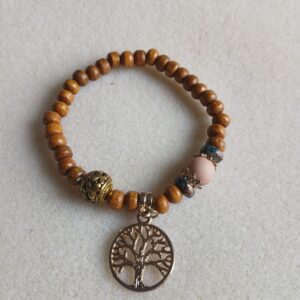 Náramek s dřevěnými korálky