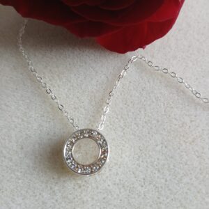 Náhrdelník s přívěskem kruhu 2