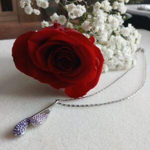 Náhrdelník s růžovými a fialovými zirkony