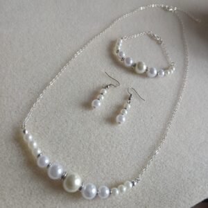 Souprava z perliček a řetízku