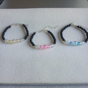 Náramek z černých korálků